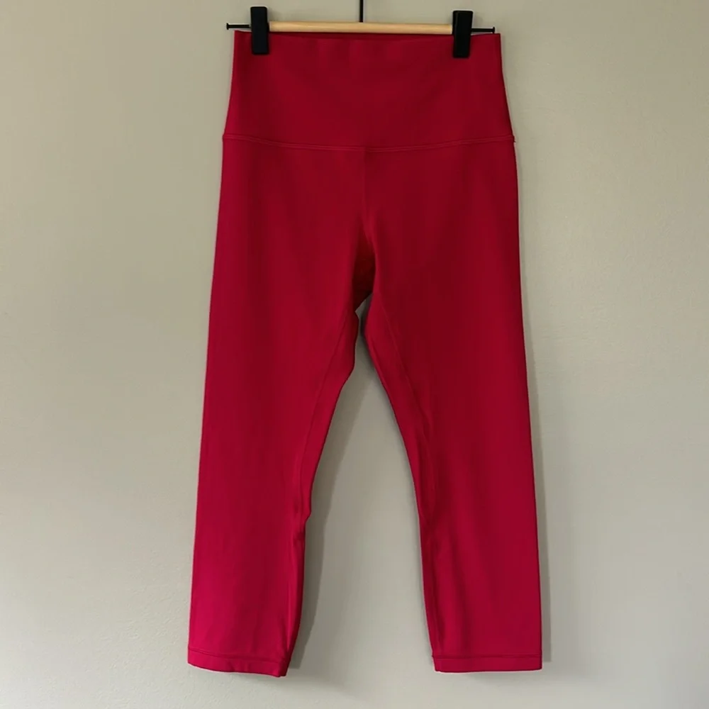 Lululemon Align Crops 21” Sz 6 Star‎ Ruby